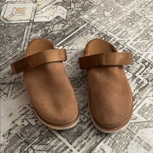 Ugg goldenstar clog size 10.